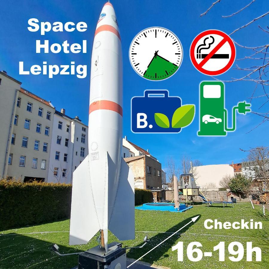 Space Hotel Im Campus Der Jvp Schule Leipzig Extérieur photo