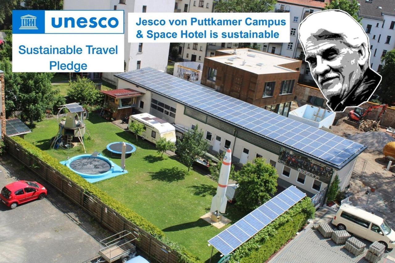 Space Hotel Im Campus Der Jvp Schule Leipzig Extérieur photo