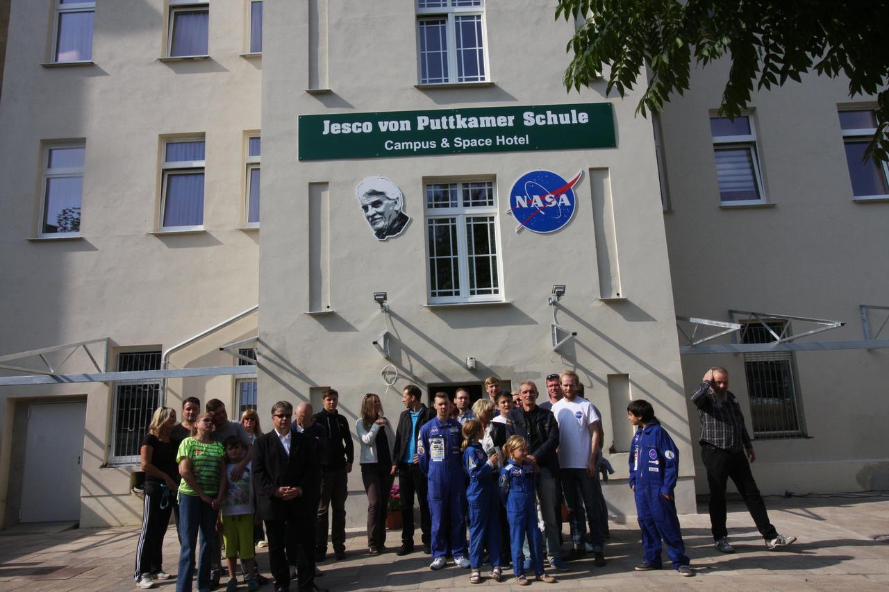 Space Hotel Im Campus Der Jvp Schule Leipzig Extérieur photo