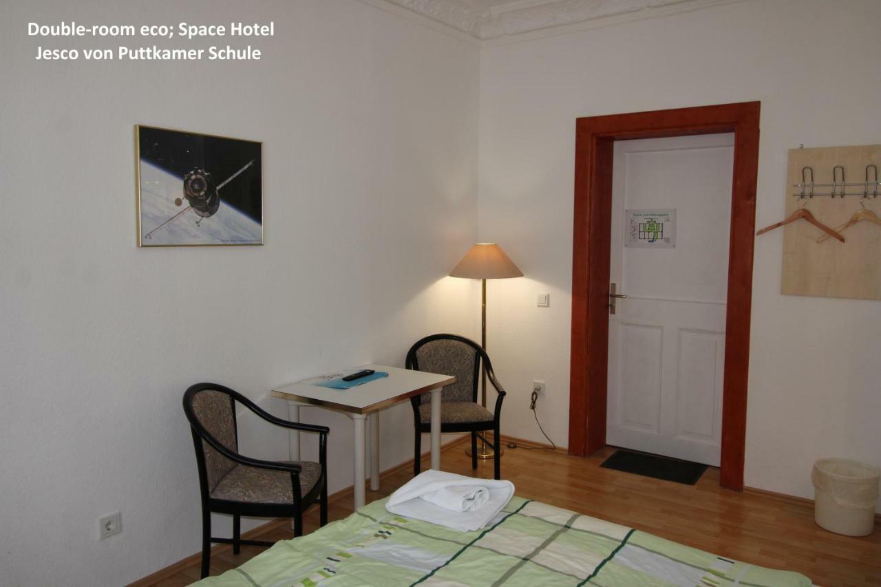 Space Hotel Im Campus Der Jvp Schule Leipzig Extérieur photo